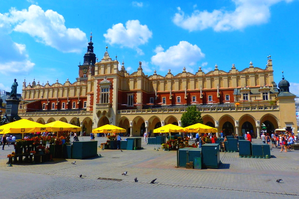 cloth halls krakow from outside